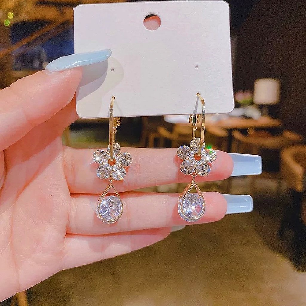 ๐ Fashion Flower Crystal Earrings